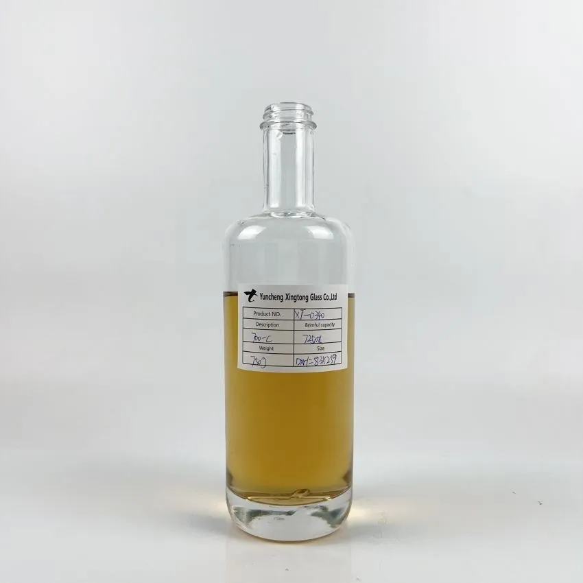 700ml 750g Elegante ronde platte schouder dikke bodem wodka whisky brandewijn gin glazen fles met schroefdop